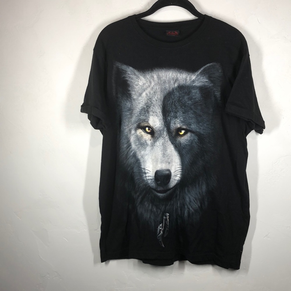 Spiral black wolf print tee size xxl